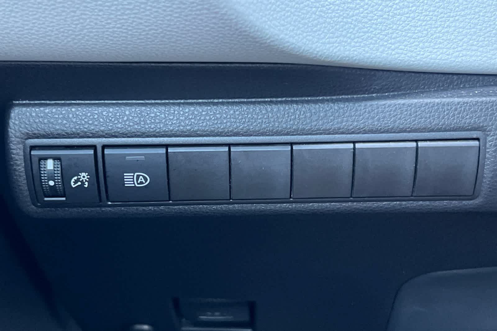 Certified 2025 Toyota Corolla SE w/ Convenience Package FWD image 28