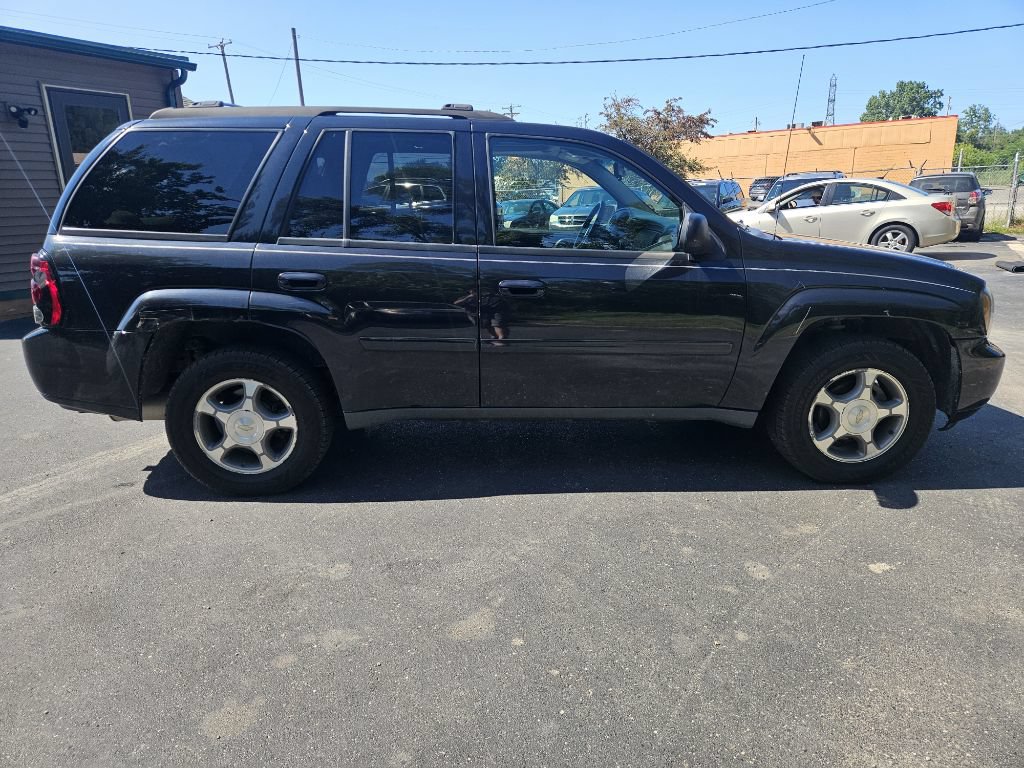Used 2009 Chevrolet TrailBlazer LT w/ Sun And Sound Package AWD/4WD image 6