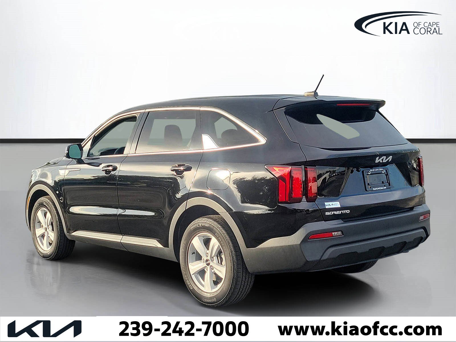 Certified 2023 Kia Sorento LX FWD image 4