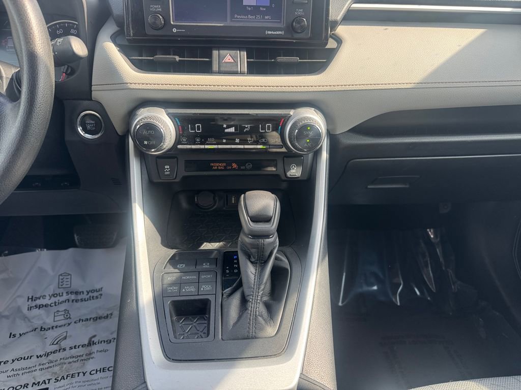 Used 2021 Toyota RAV4 XLE image 11