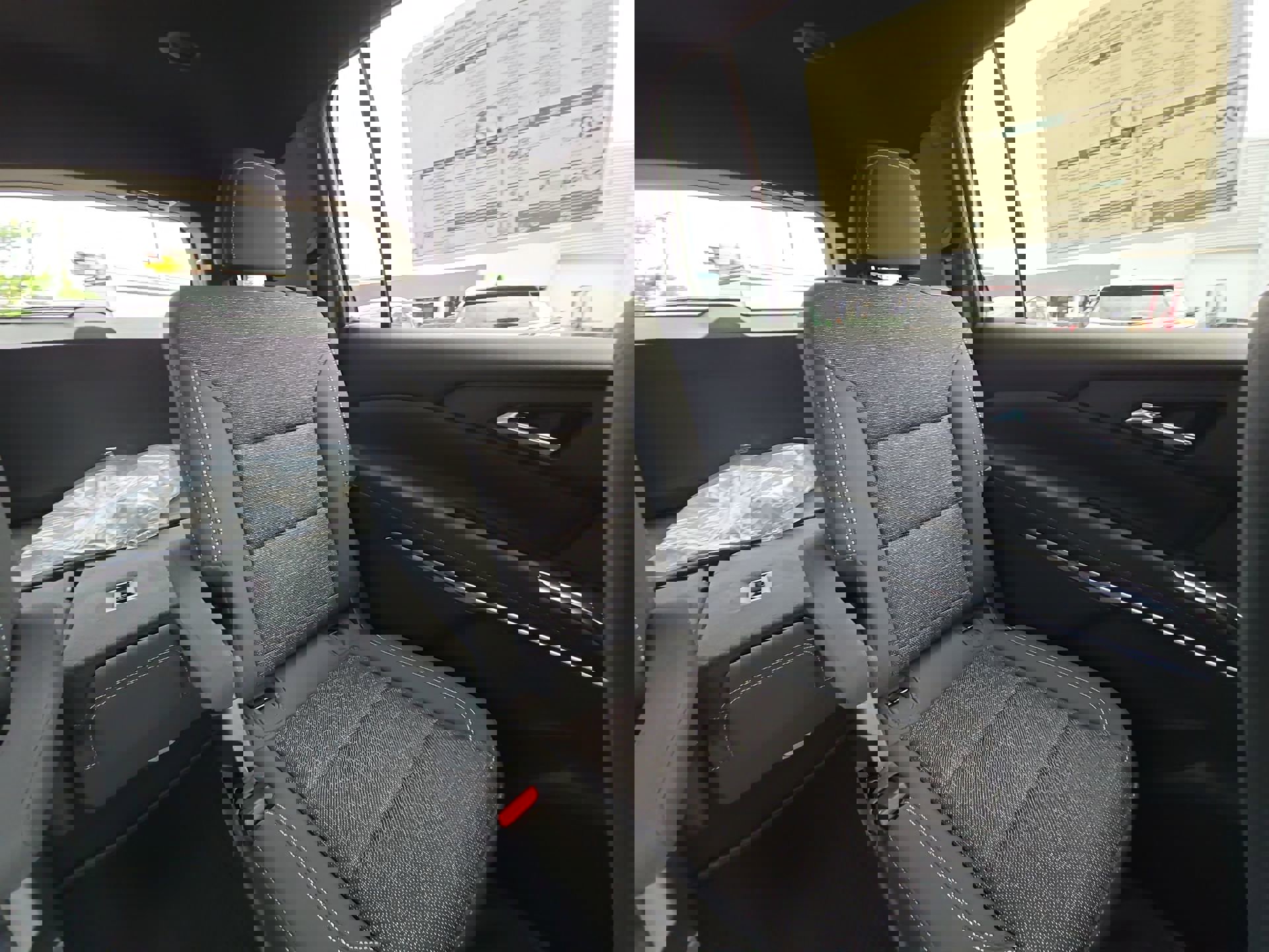 New 2025 Chevrolet Traverse LT w/ LPO, Floor Liner Package image 38