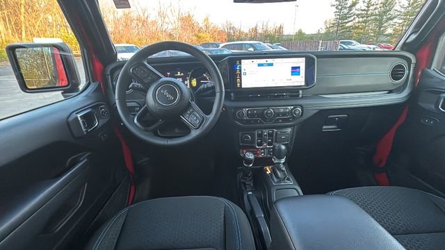 Used 2025 Jeep Wrangler Unlimited Rubicon 4xe w/ Convenience Group AWD/4WD image 9