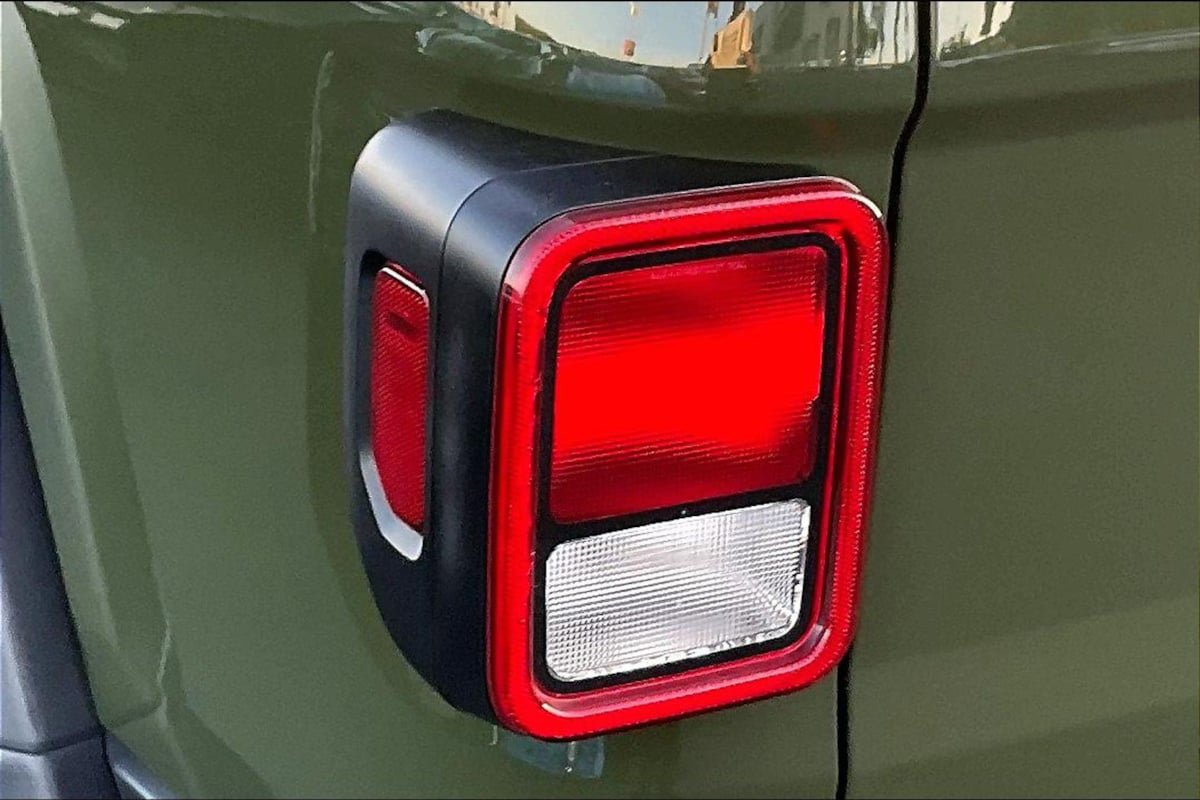 Used 2023 Jeep Gladiator Mojave w/ Trailer Tow Package AWD/4WD image 25