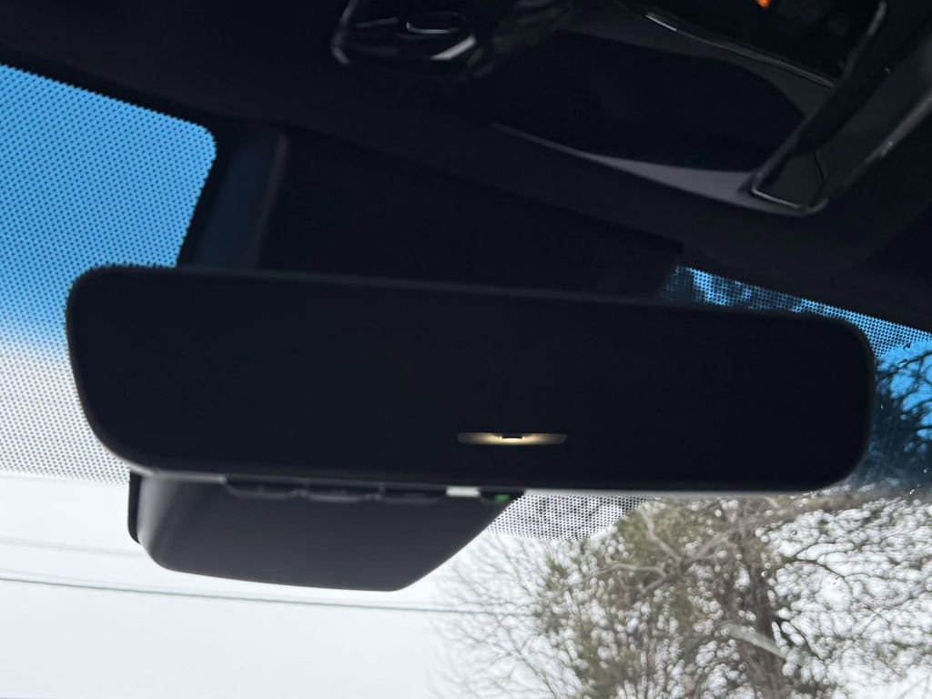 Used 2022 Toyota Venza XLE image 18