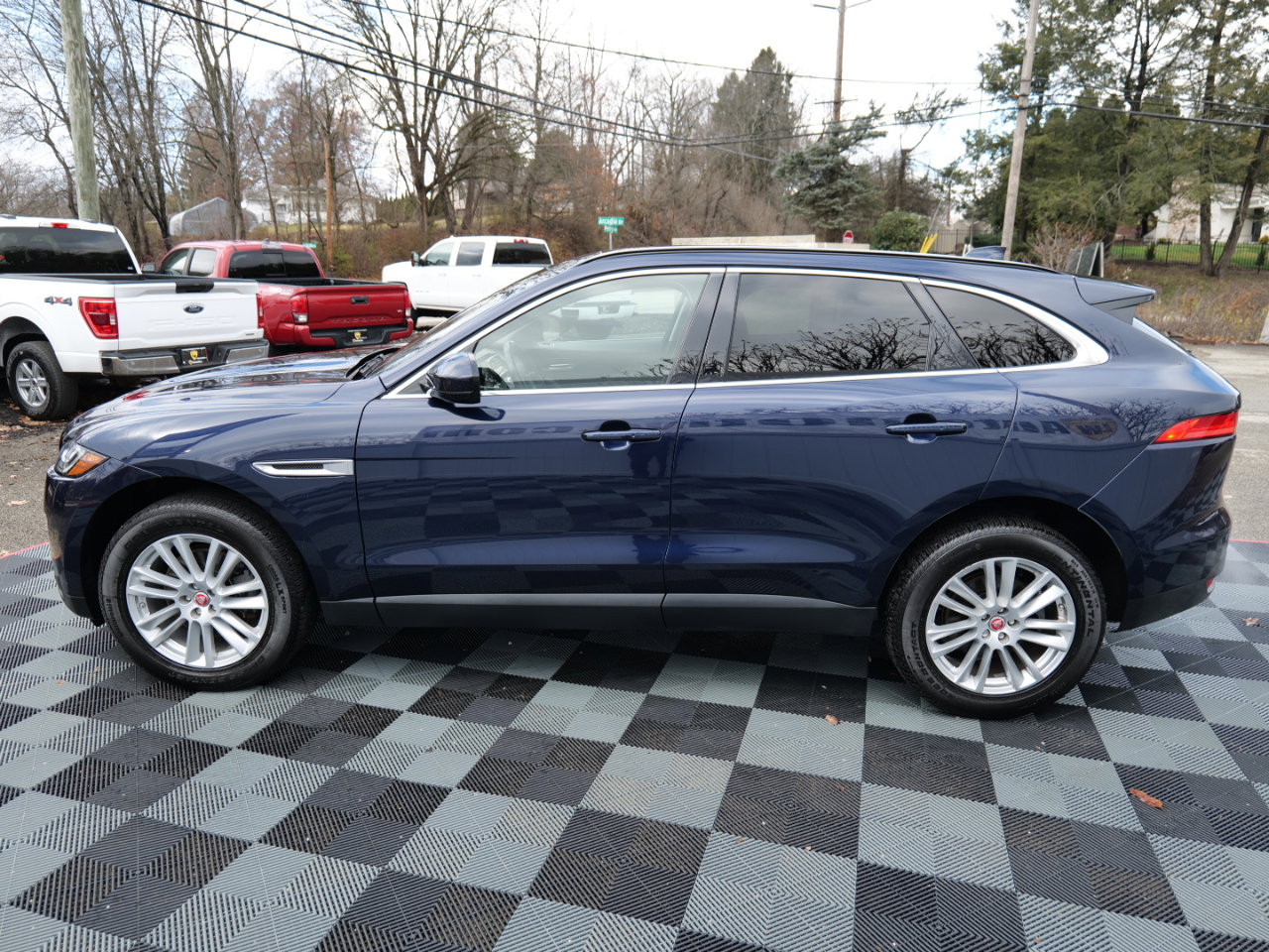 Used 2018 Jaguar F-PACE Prestige image 8