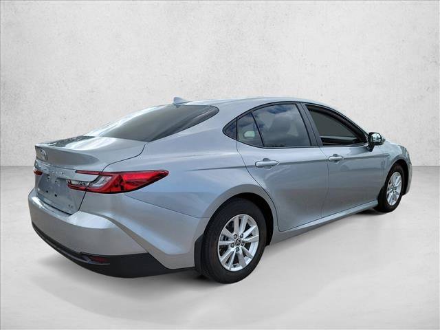 Used 2025 Toyota Camry LE w/ Convenience Package FWD image 5