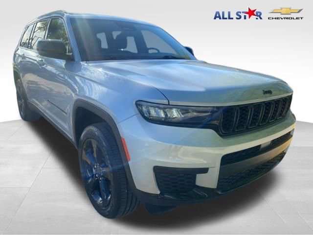 Used 2025 Jeep Grand Cherokee L Altitude image 1
