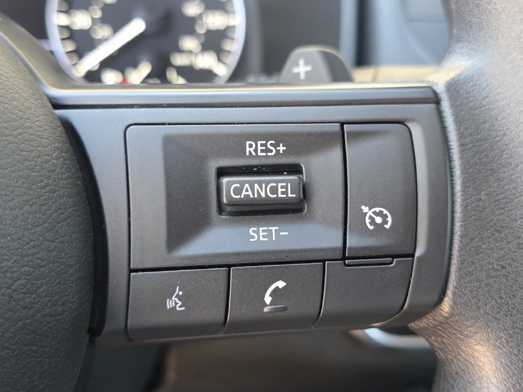 Used 2023 Nissan Rogue S FWD image 27