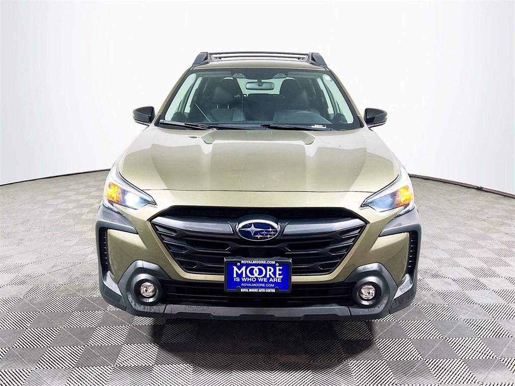 Used 2025 Subaru Outback Premium image 3