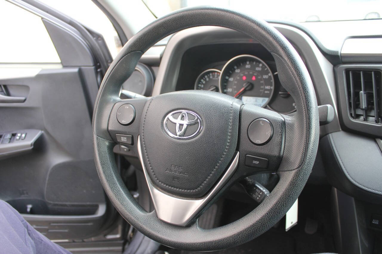 Used 2016 Toyota RAV4 LE image 22