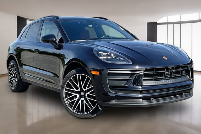 Used 2025 Porsche Macan AWD/4WD image 3