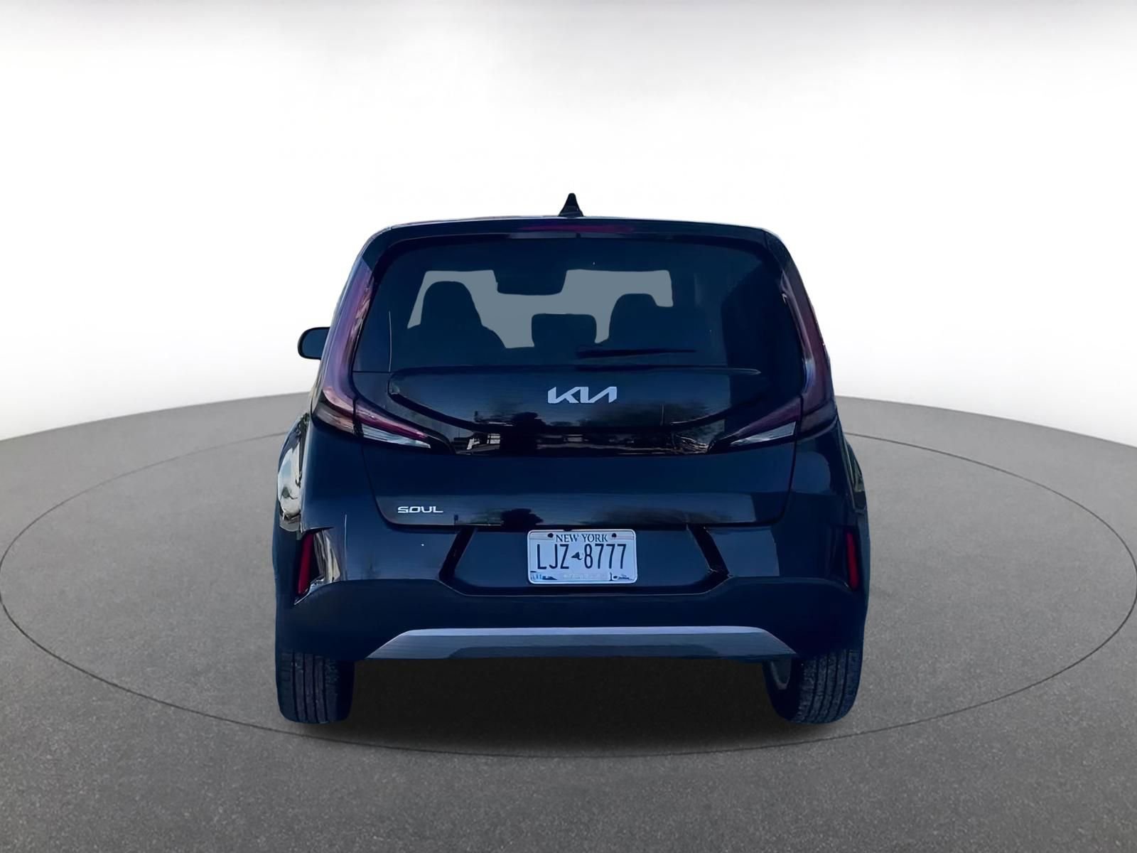 Used 2025 Kia Soul LX w/ LX Technology Package image 12