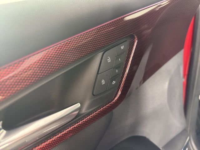 Used 2025 Chevrolet Traverse RS image 33