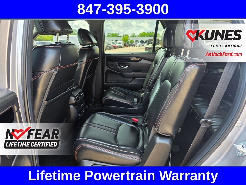 Used 2025 Honda Pilot TrailSport image 25