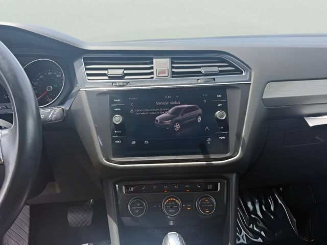Used 2018 Volkswagen Tiguan SEL AWD/4WD image 17