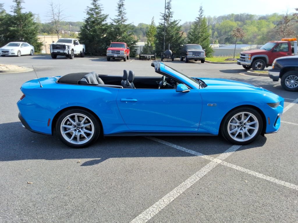 Used 2025 Ford Mustang GT Premium image 4