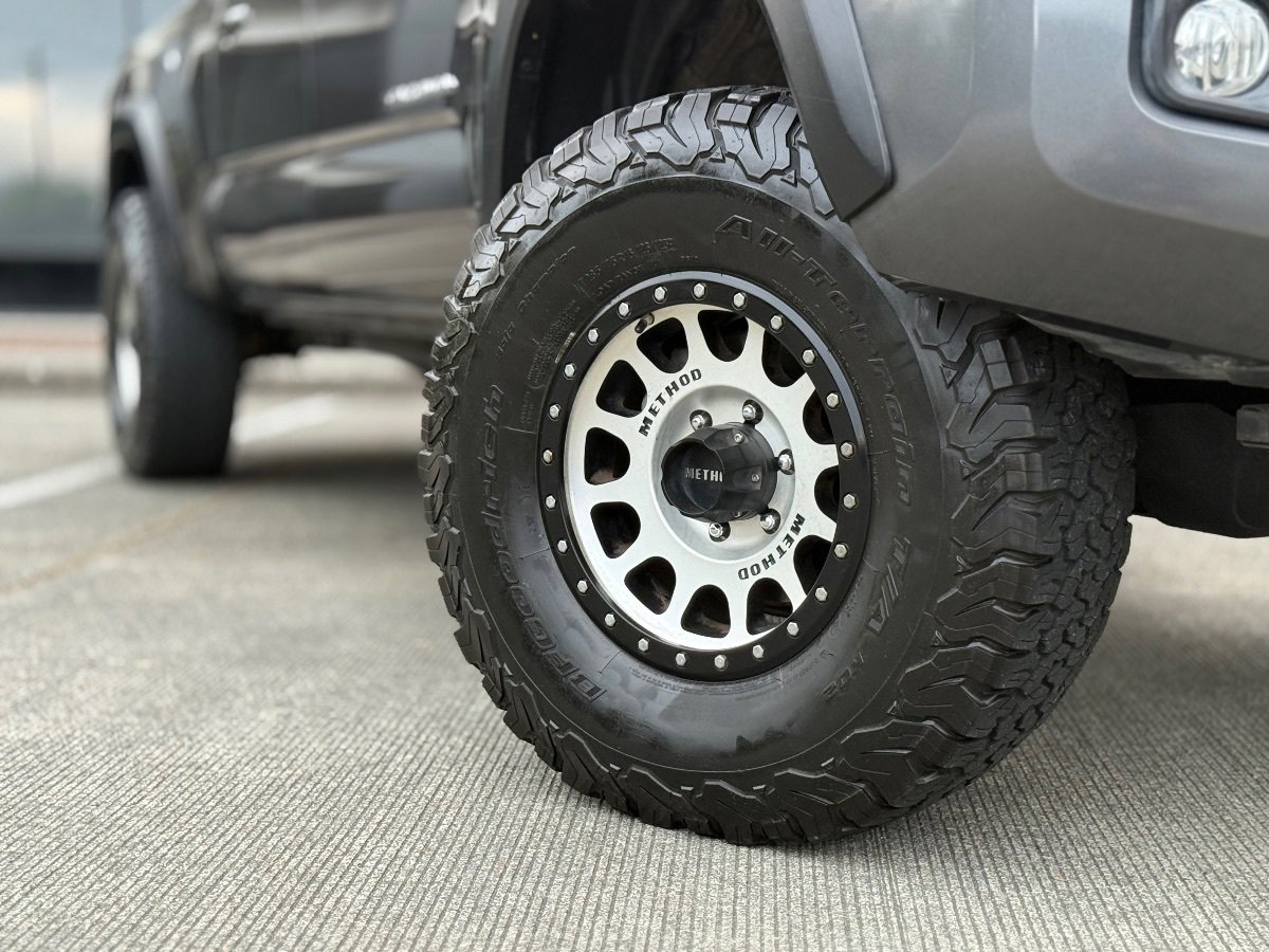Used 2016 Toyota Tacoma TRD Off-Road w/ Towing Package AWD/4WD image 10