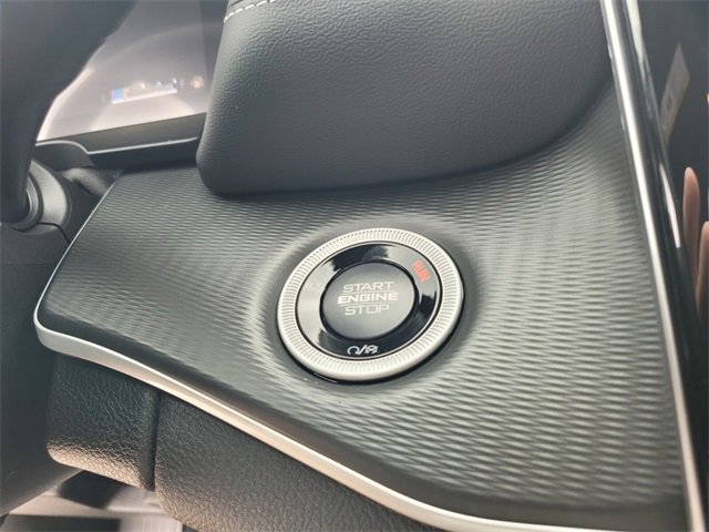 New 2025 Jeep Grand Cherokee Altitude image 28