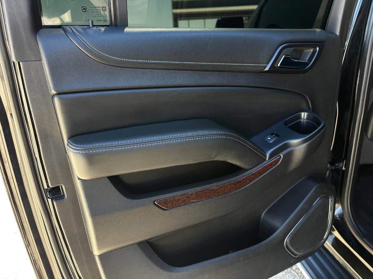 Used 2015 GMC Yukon XL SLT w/ Open Road Package image 24