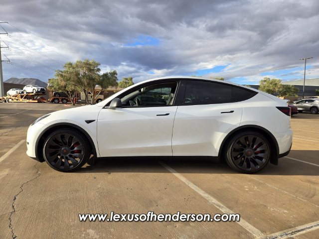 Used 2023 Tesla Model Y Performance AWD/4WD image 3