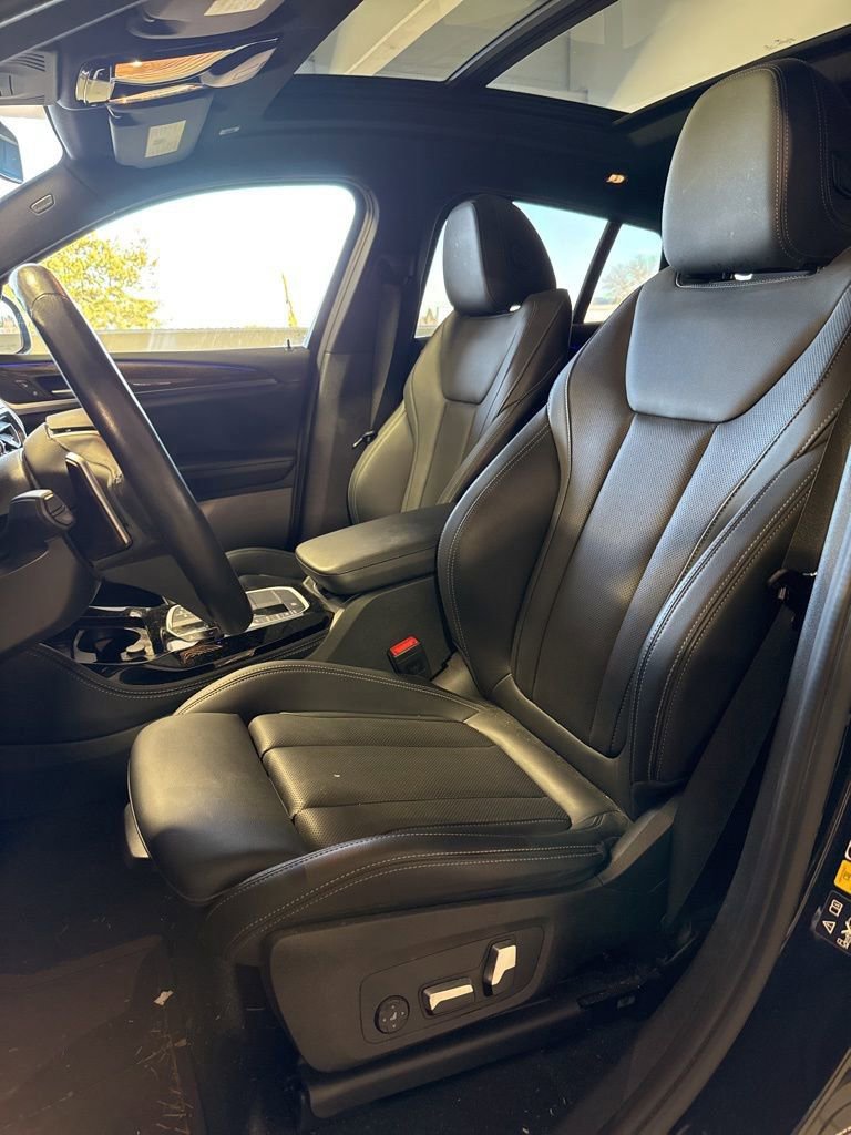 Certified 2023 BMW X4 xDrive30i w/ Premium Package image 12