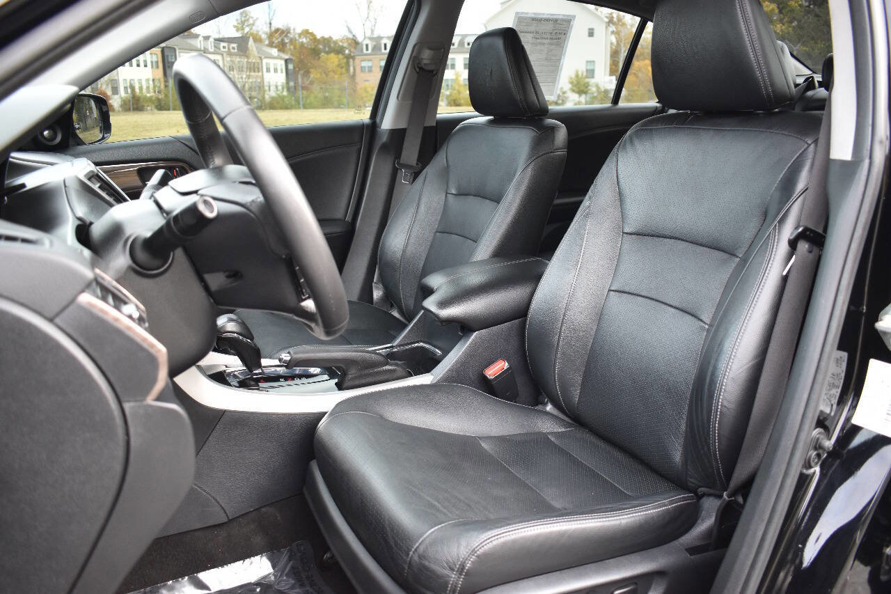 Used 2017 Honda Accord EX-L image 12