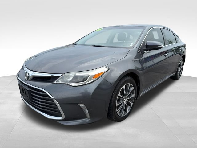 Used 2016 Toyota Avalon XLE FWD image 3