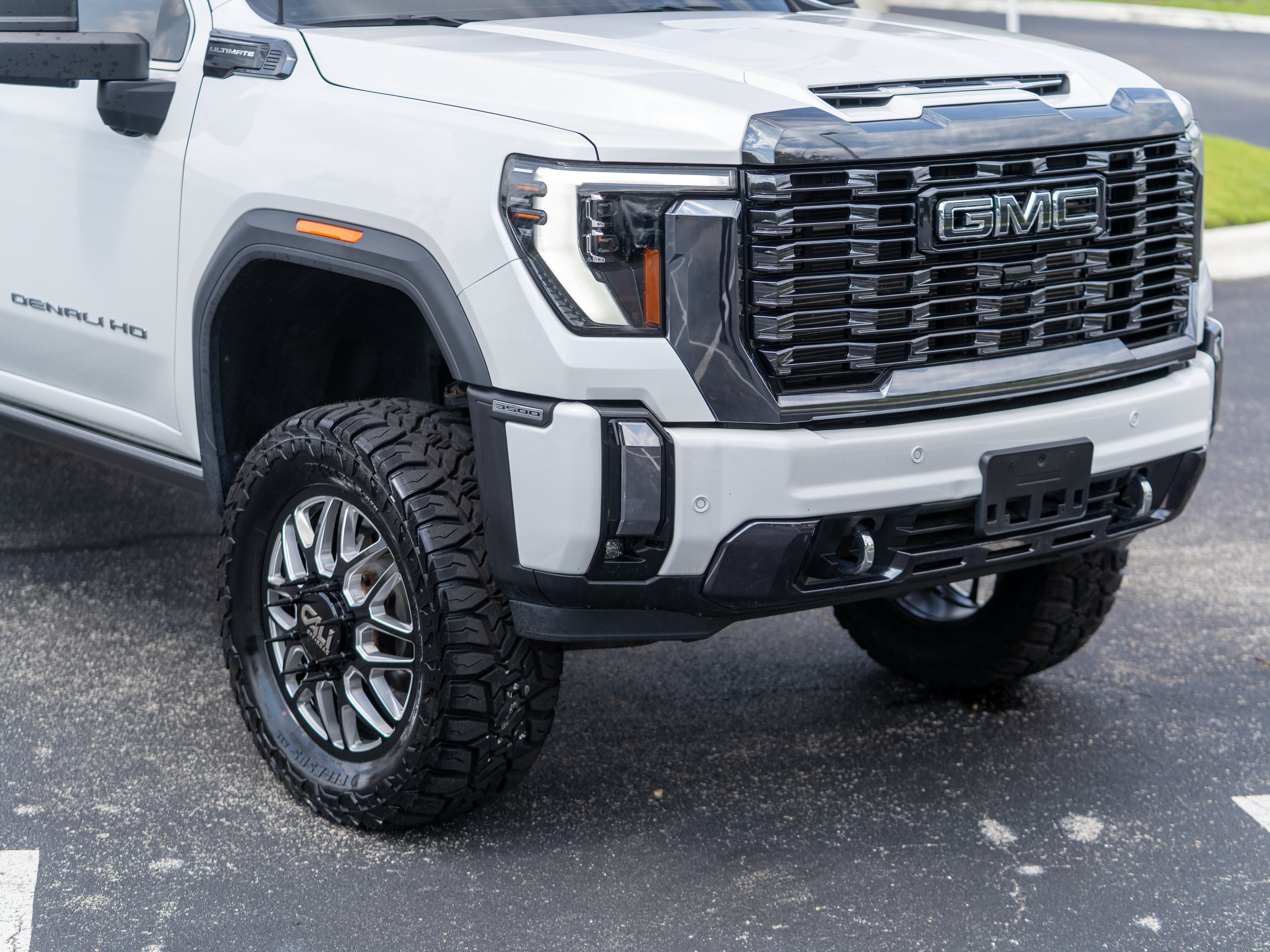 Used 2024 GMC Sierra 3500 Denali Ultimate AWD/4WD image 42