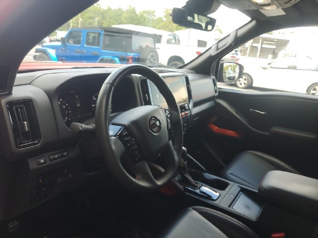 Certified 2025 Nissan Frontier PRO-4X w/ Pro Premium Package AWD/4WD image 13