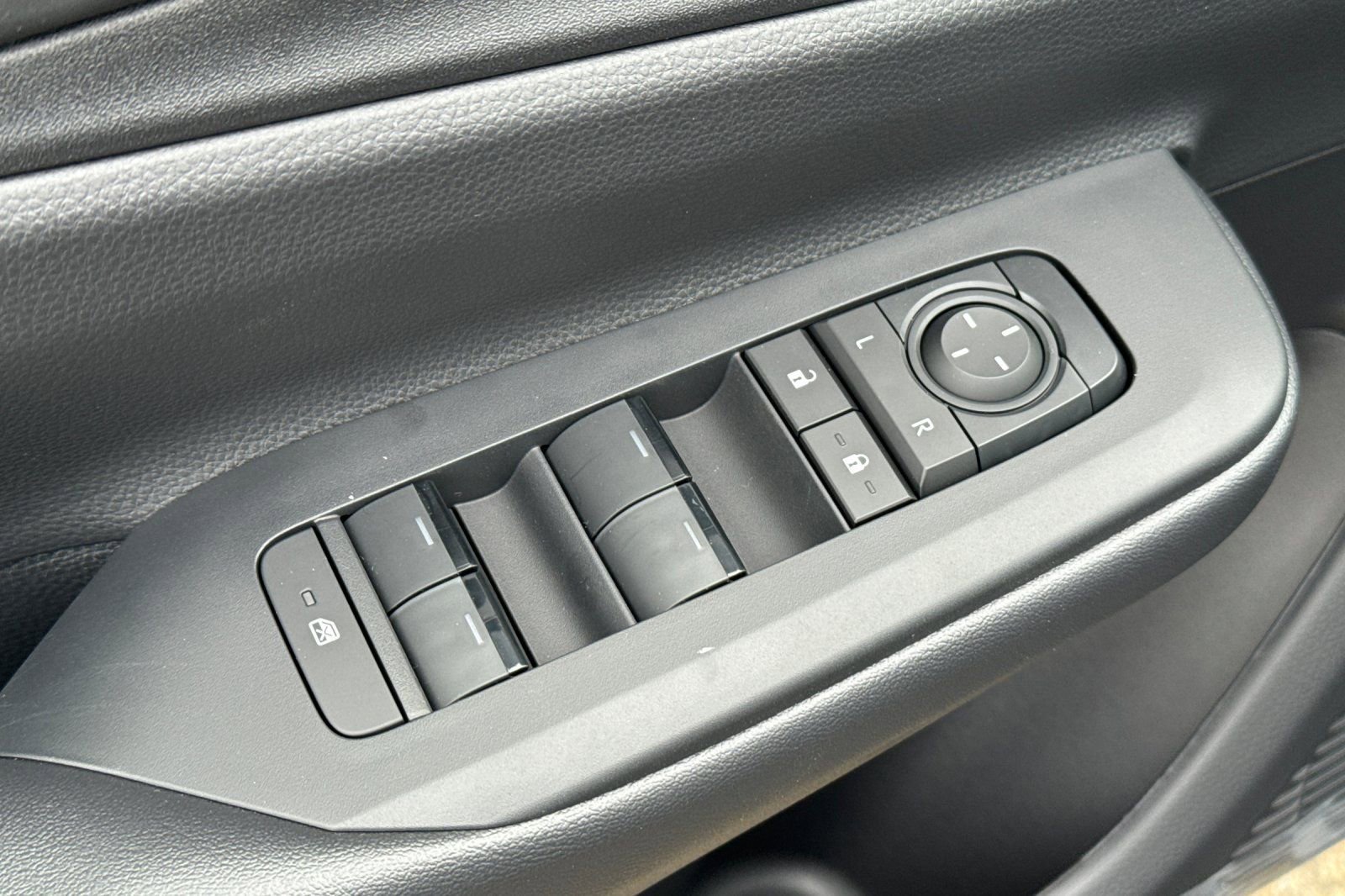 New 2026 Toyota Prius Plug-In Hybrid image 12