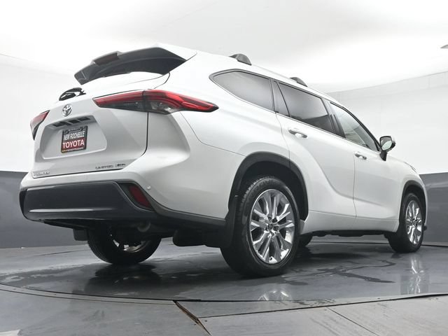 Used 2022 Toyota Highlander Limited AWD/4WD image 39