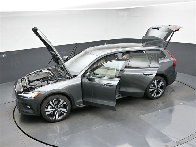 New 2026 Volvo V60 B5 Cross Country Plus w/ Protection Package Premier image 52