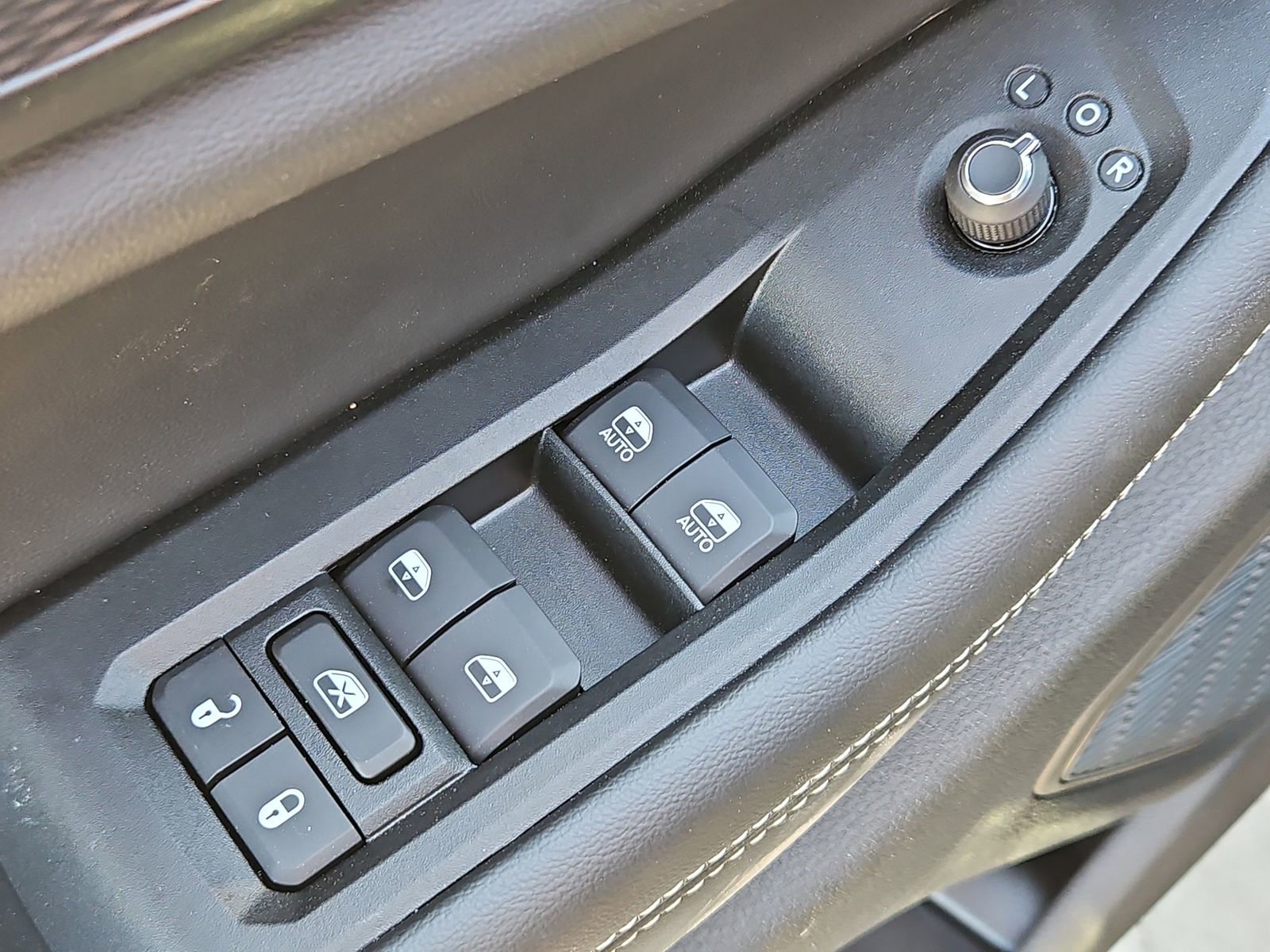 Used 2025 Jeep Grand Cherokee L Laredo w/ Luxury Tech Group I image 23