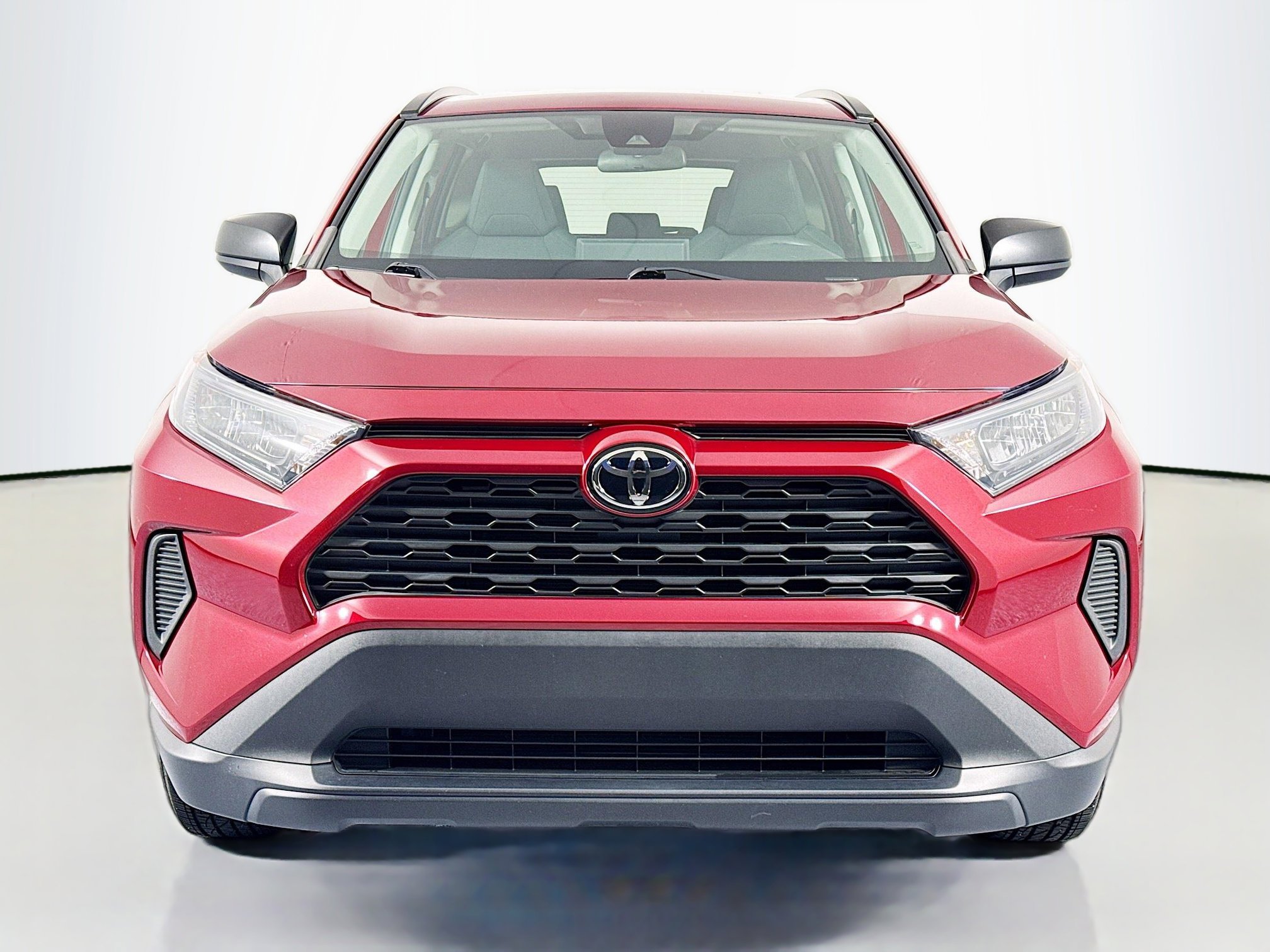 Used 2021 Toyota RAV4 LE image 2