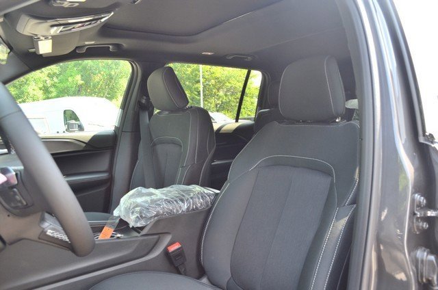 New 2025 Jeep Grand Cherokee L Laredo w/ Luxury Tech Group I image 15