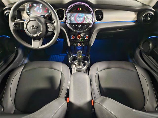 Used 2024 MINI Cooper 2-Door Hardtop FWD image 18