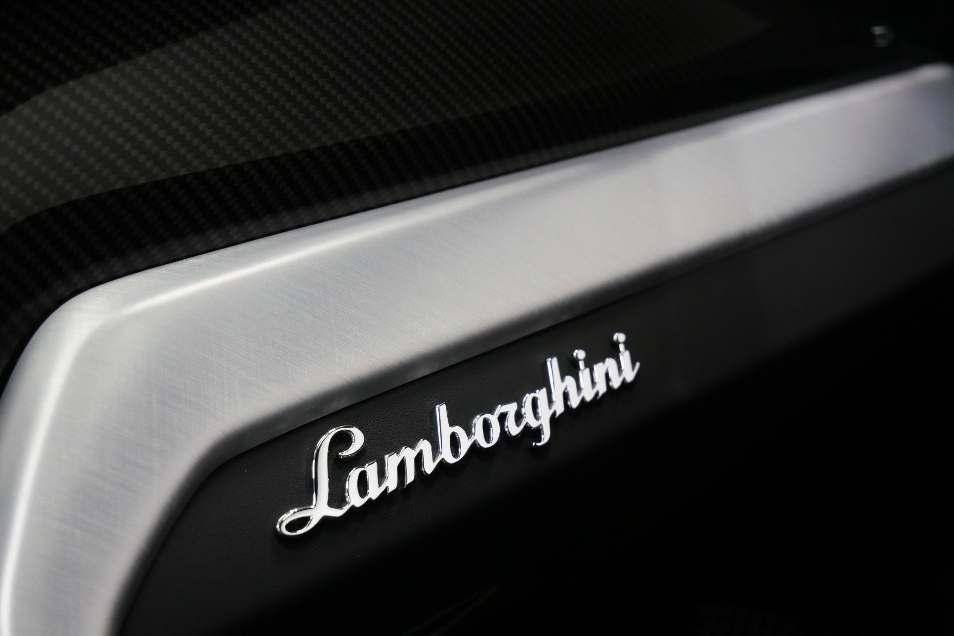 Used 2021 Lamborghini Urus AWD/4WD image 36