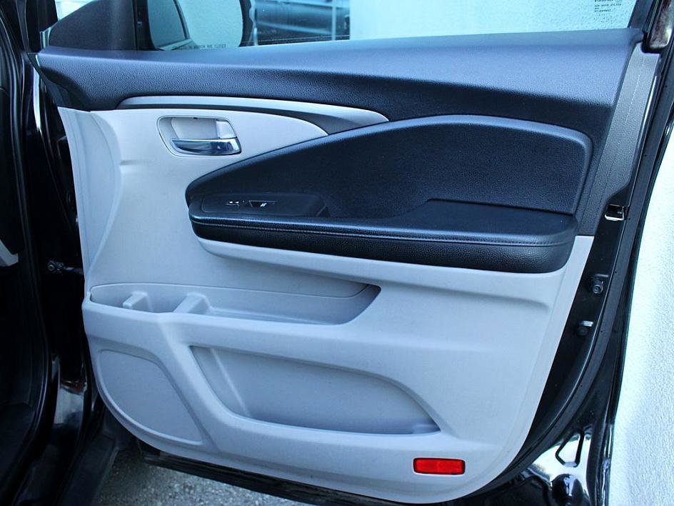 Used 2016 Honda Pilot EX image 25