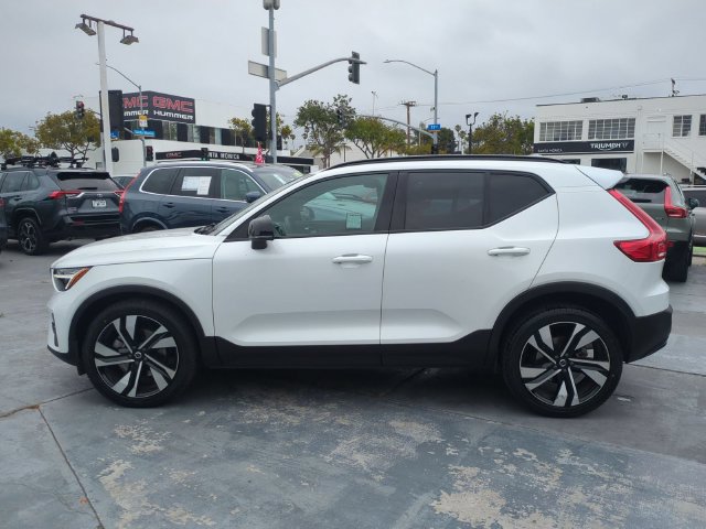 Certified 2023 Volvo XC40 B5 Plus w/ Protection Package Premier AWD/4WD image 6