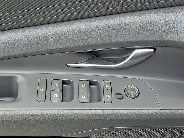Certified 2024 Hyundai Elantra Blue FWD image 10