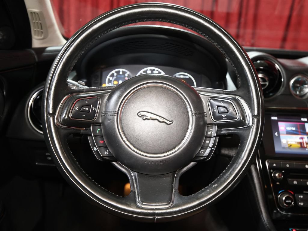 Used 2017 Jaguar XJ R-Sport AWD/4WD image 16