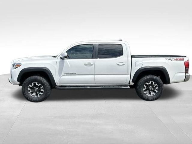 Used 2019 Toyota Tacoma TRD Off-Road AWD/4WD image 2