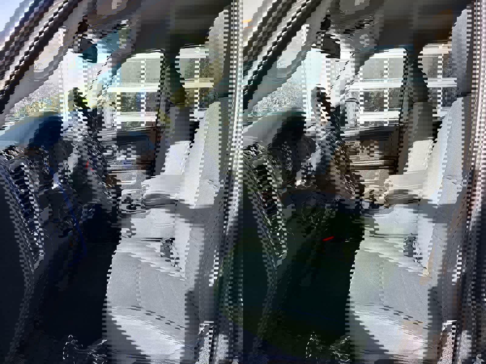 Used 2015 RAM 1500 Express image 9