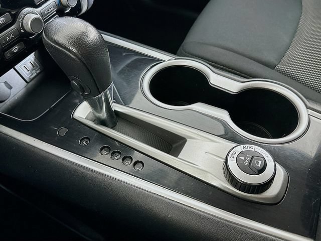 Used 2018 Nissan Pathfinder SV AWD/4WD image 17