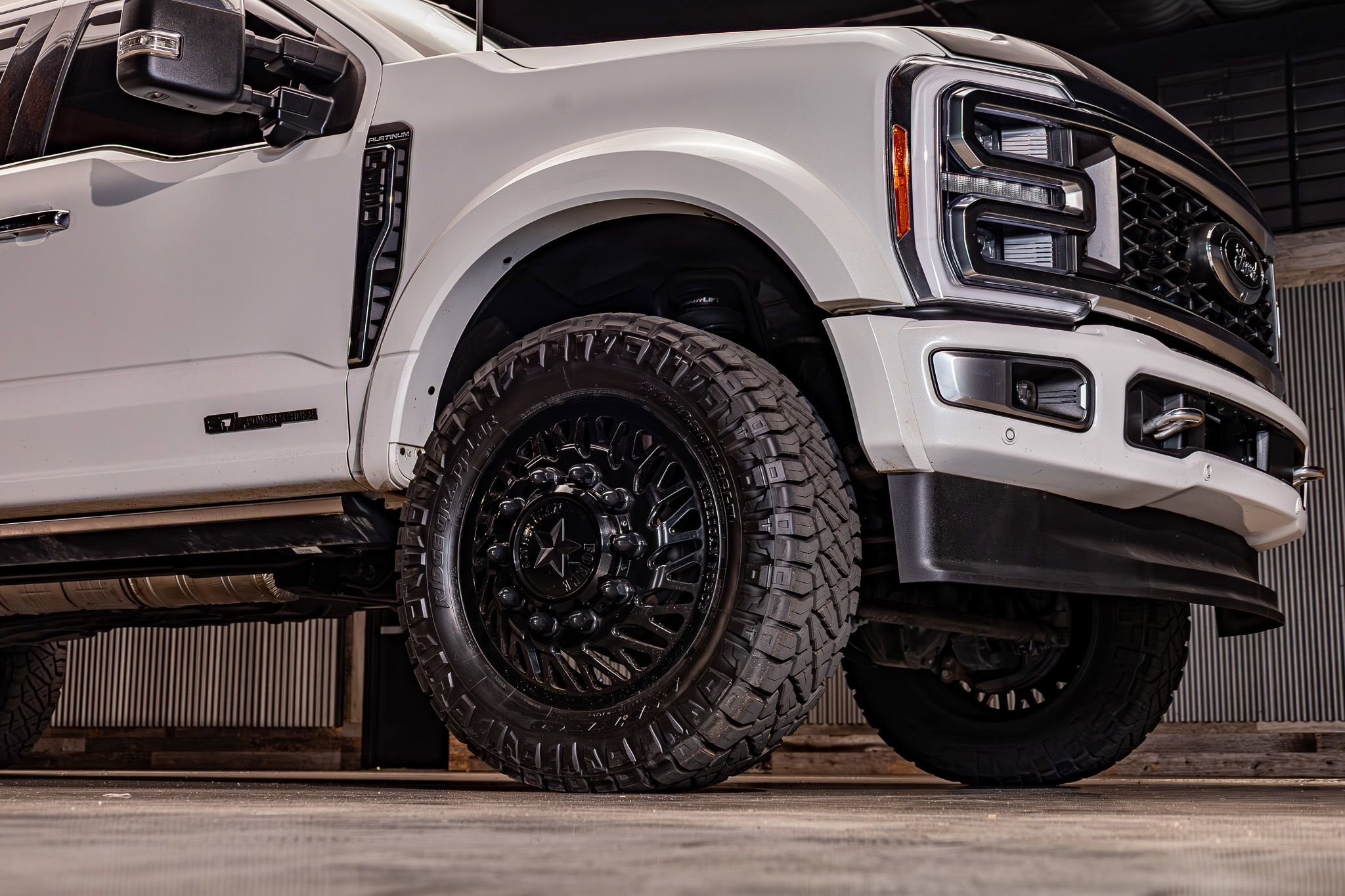 Used 2023 Ford F450 Platinum w/ FX4 Off-Road Package image 12