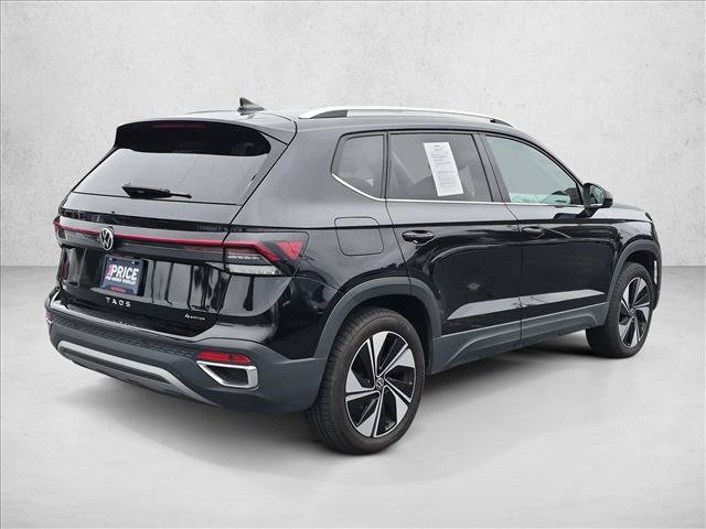 Used 2025 Volkswagen Taos SE AWD/4WD image 5
