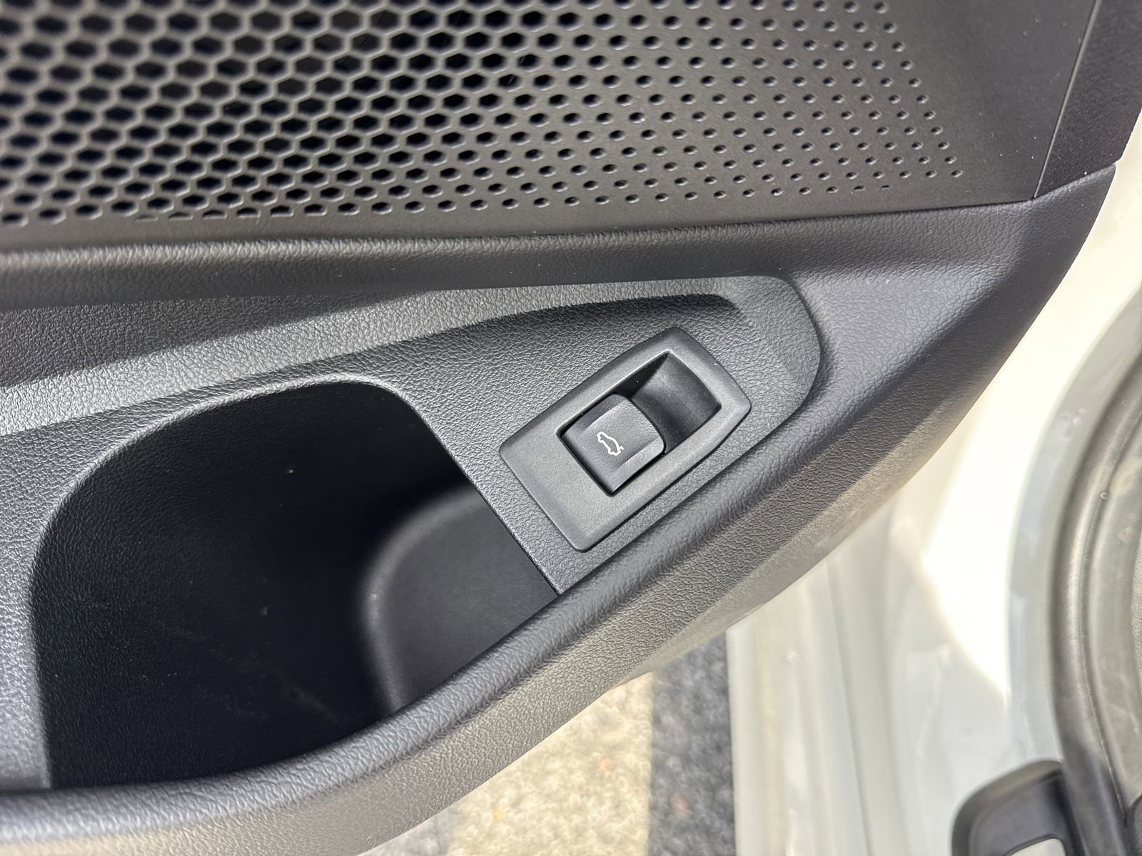 Used 2023 BMW 330i Sedan w/ Premium Package RWD image 17