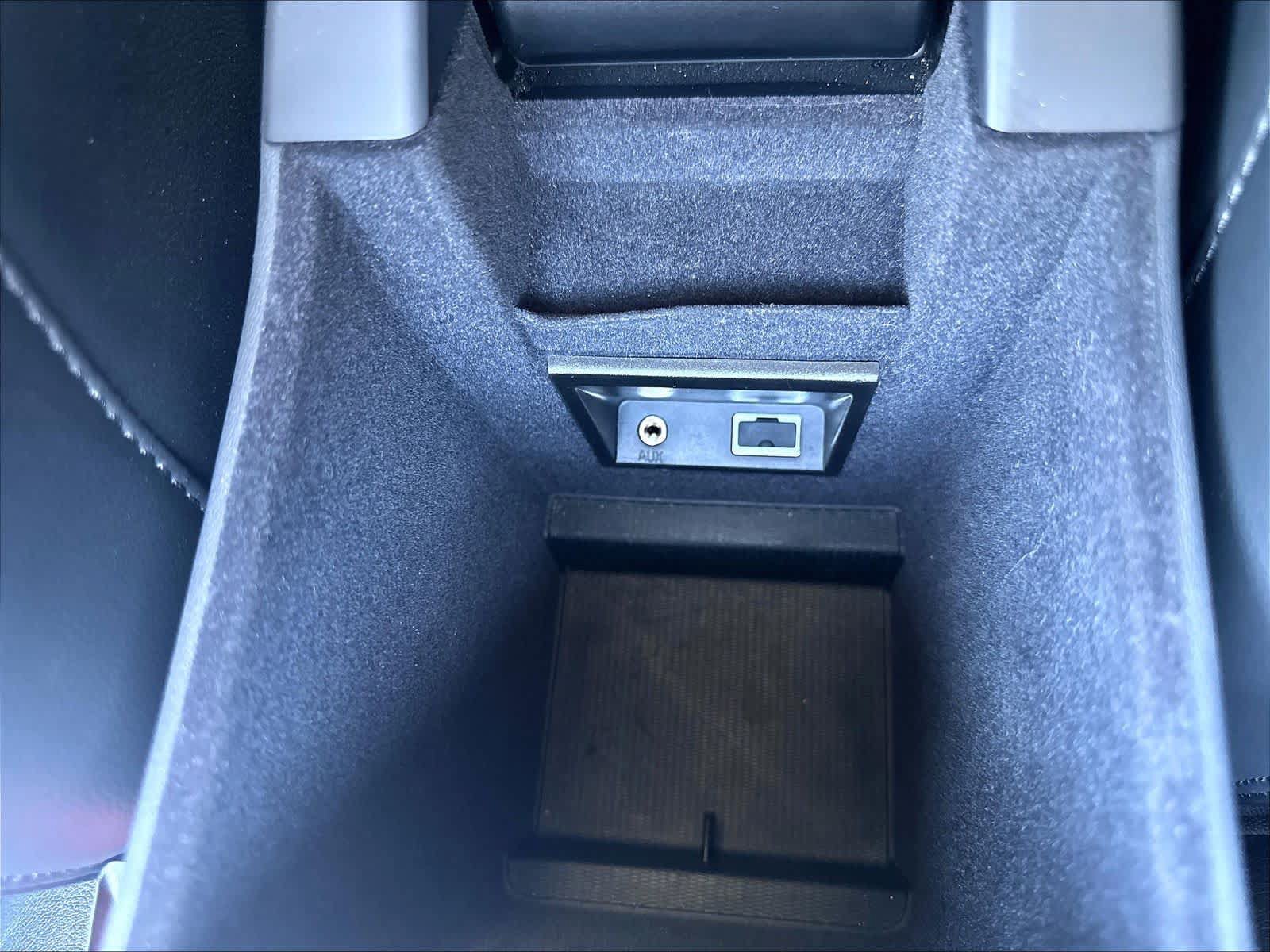 Used 2016 Volvo XC60 T5 Premier w/ Proximity Package FWD image 37