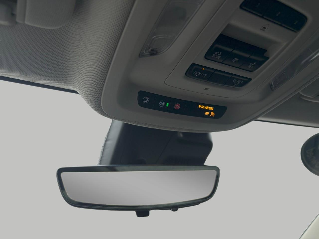 Used 2023 Buick Envision Avenir image 19