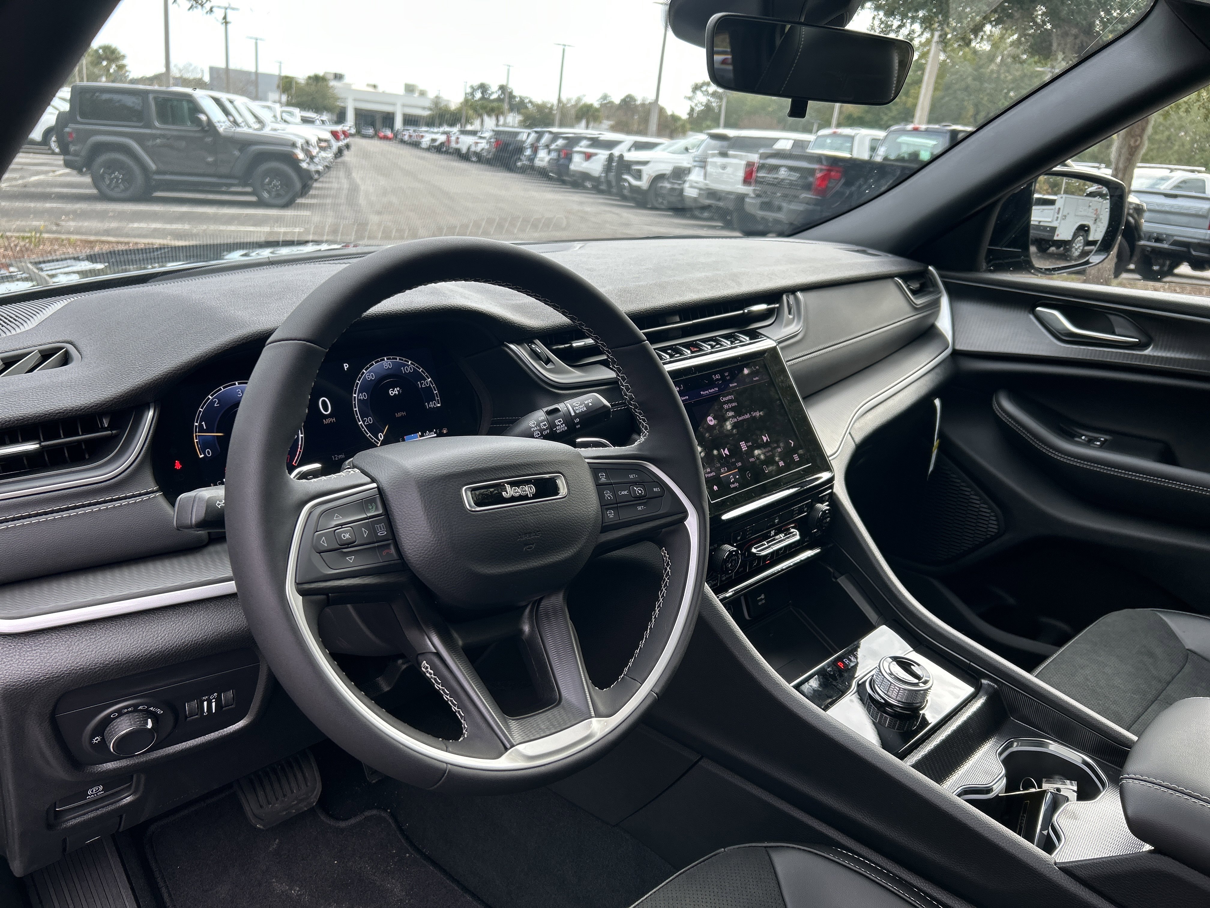 New 2025 Jeep Grand Cherokee Altitude image 16